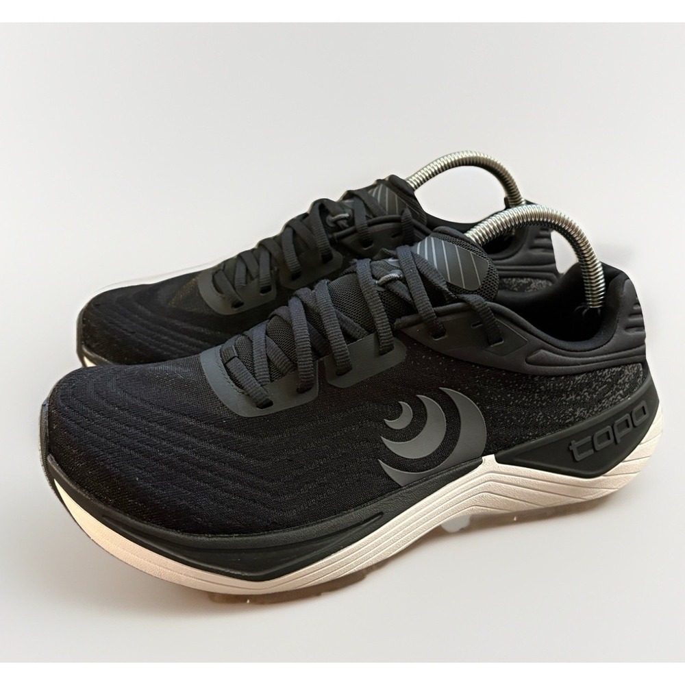 Topo Ultrafly 5 Black White Running Athletic Shoes Women's Size 9 NWOB Tried On